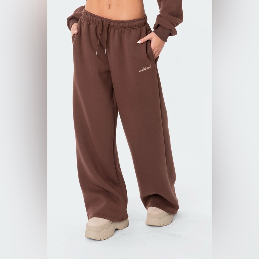 Edikted Brown Brenna Low Rise Wide Sweatpants